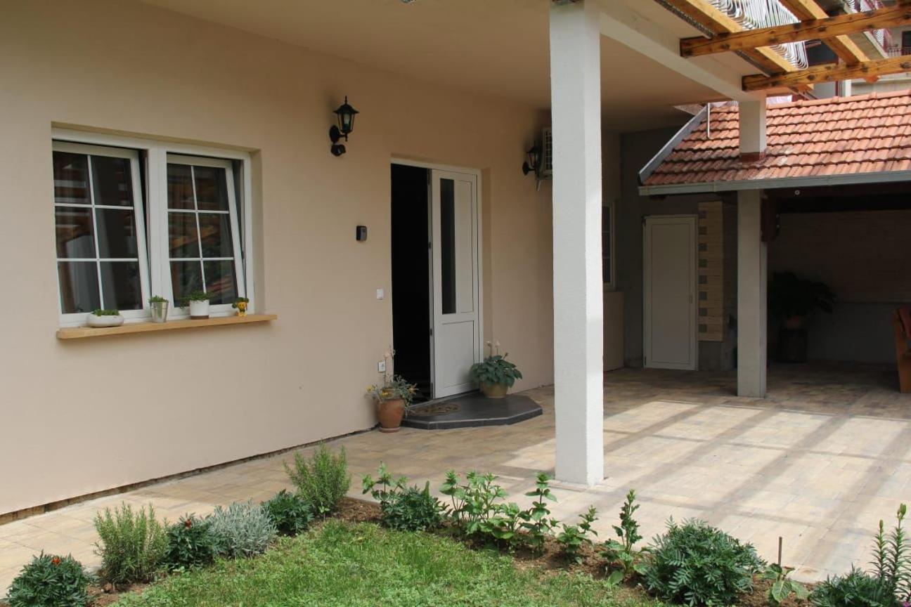 Apartman Lilium Knin Exterior photo
